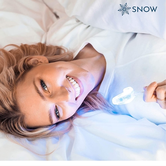 SNOW Teeth Whitening Kit with LED Light | Complete at Home Whitening System - Picture 5 of 6